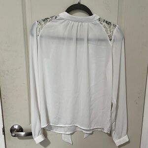 Elegant White Lace Women's Top